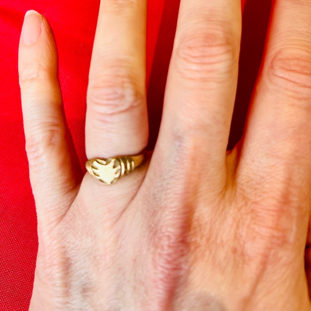Gold Heart Ring - Picture 3 of 3